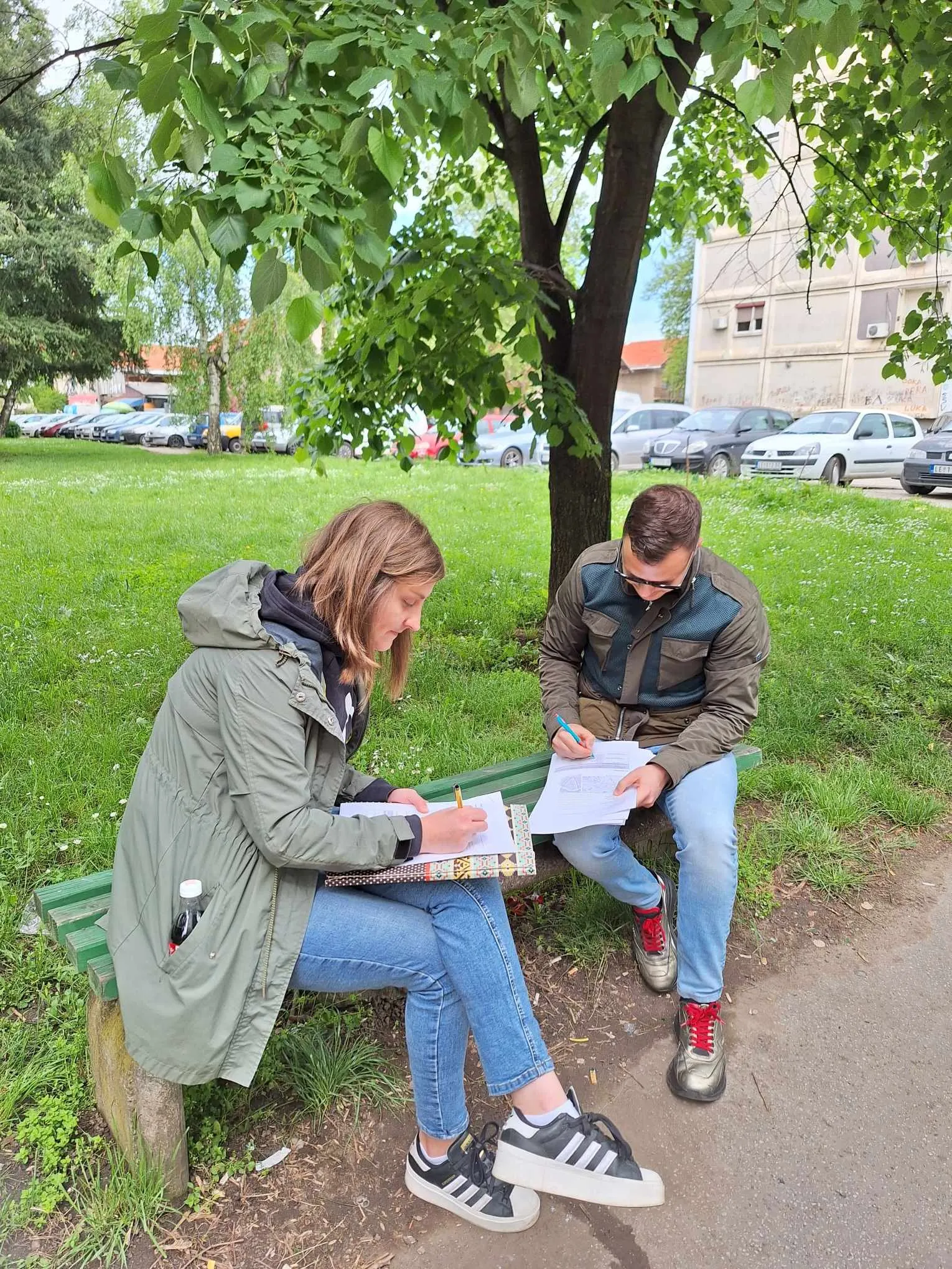 RePOS team members doing research on the field in settlements Dubočica and Radničko settlement in the city of Leskovac