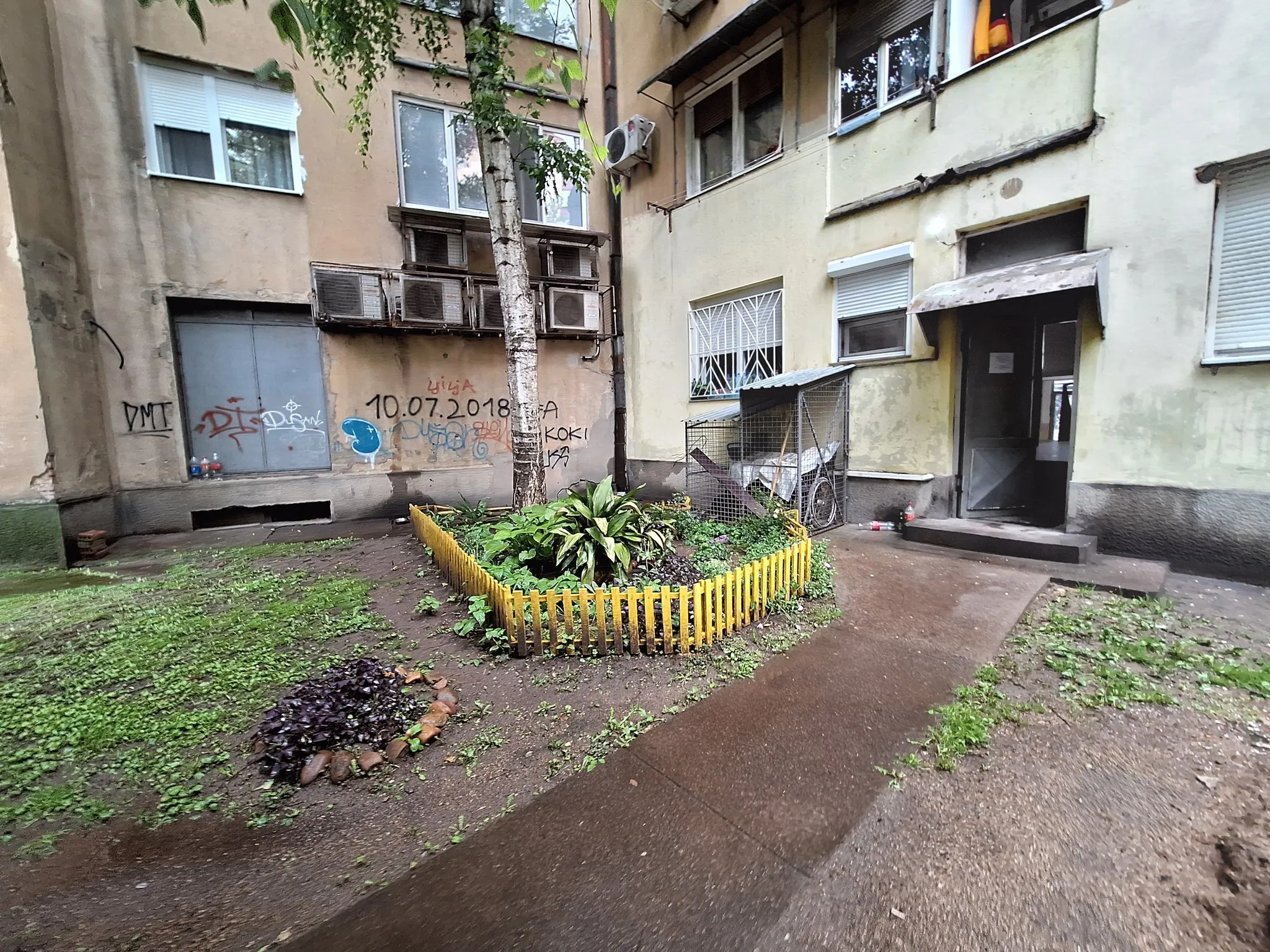 RePOS team members doing research on the field within the housing estate next to the Faculty of Technology in Leskovac