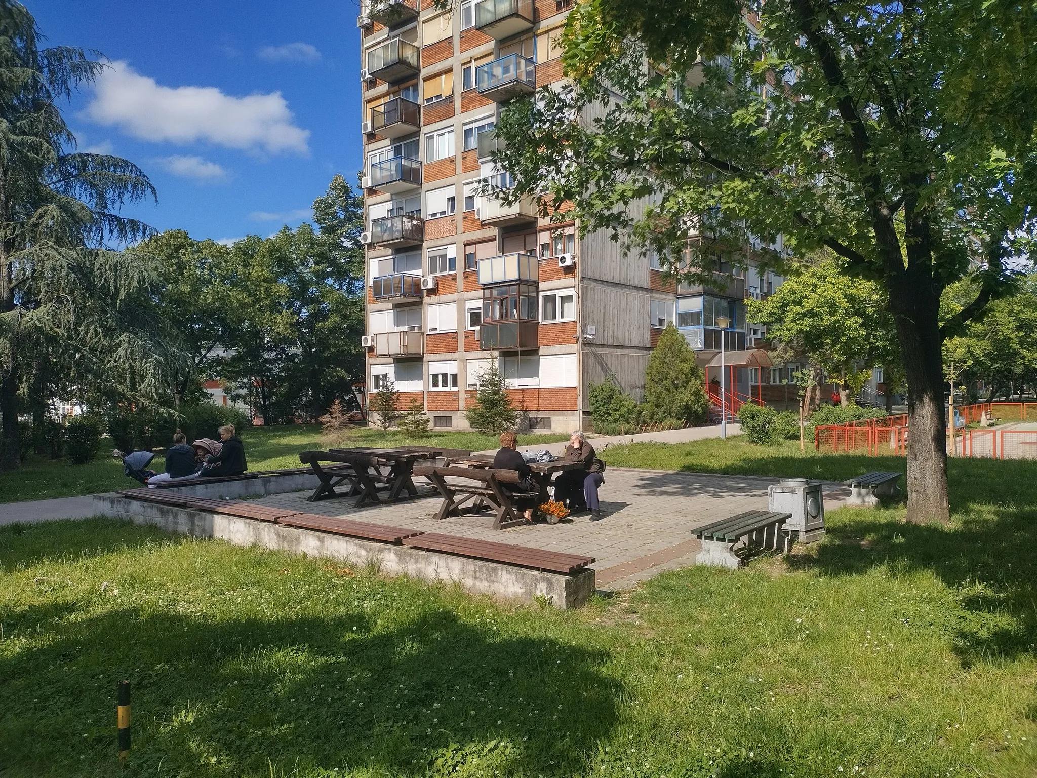RePOS team members doing research on the field in Block 11C in Belgrade